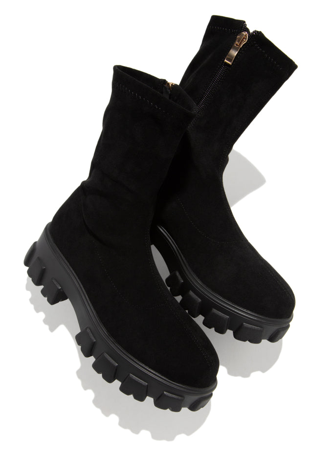 Load image into Gallery viewer, black pull on ankle boot 
