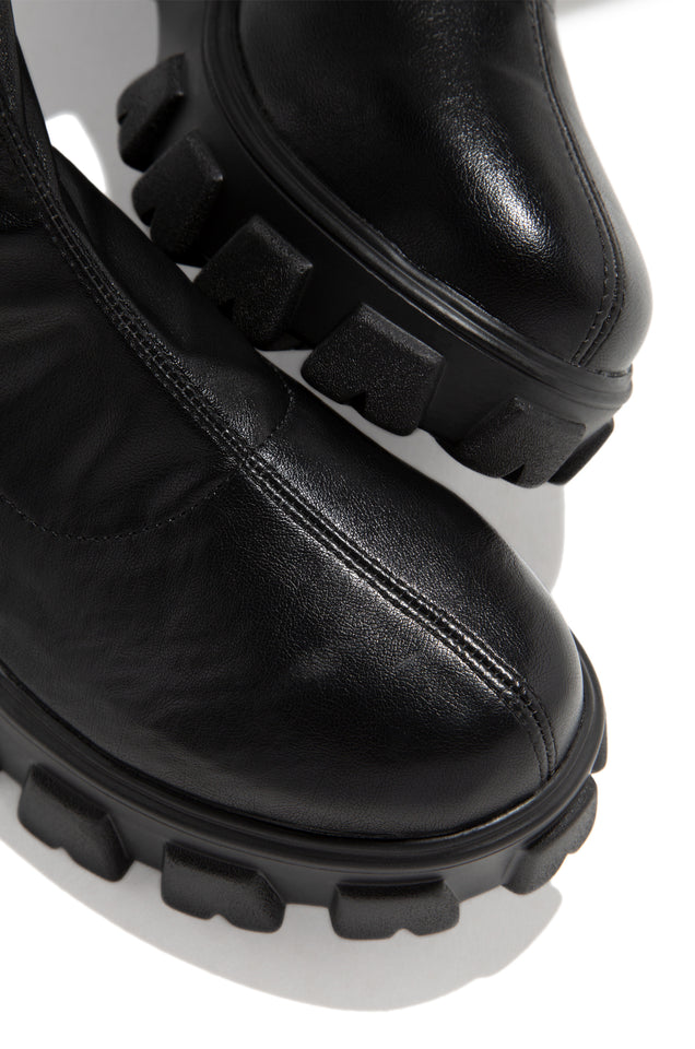 Load image into Gallery viewer, black closed toe boot 
