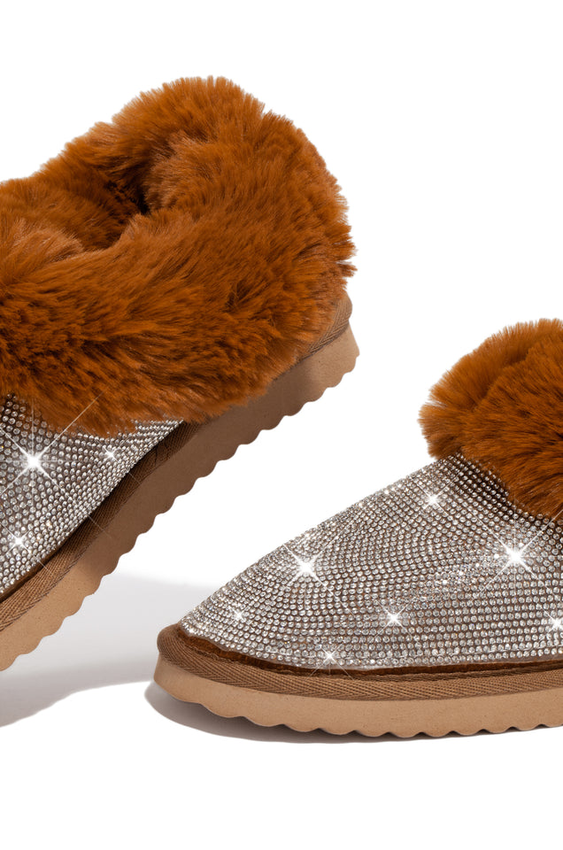Load image into Gallery viewer, tan slip ons 
