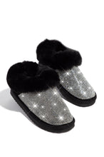 Load image into Gallery viewer, black loungewear slippers 
