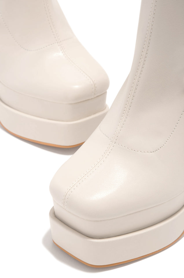 Load image into Gallery viewer, ivory chunky heel boot 

