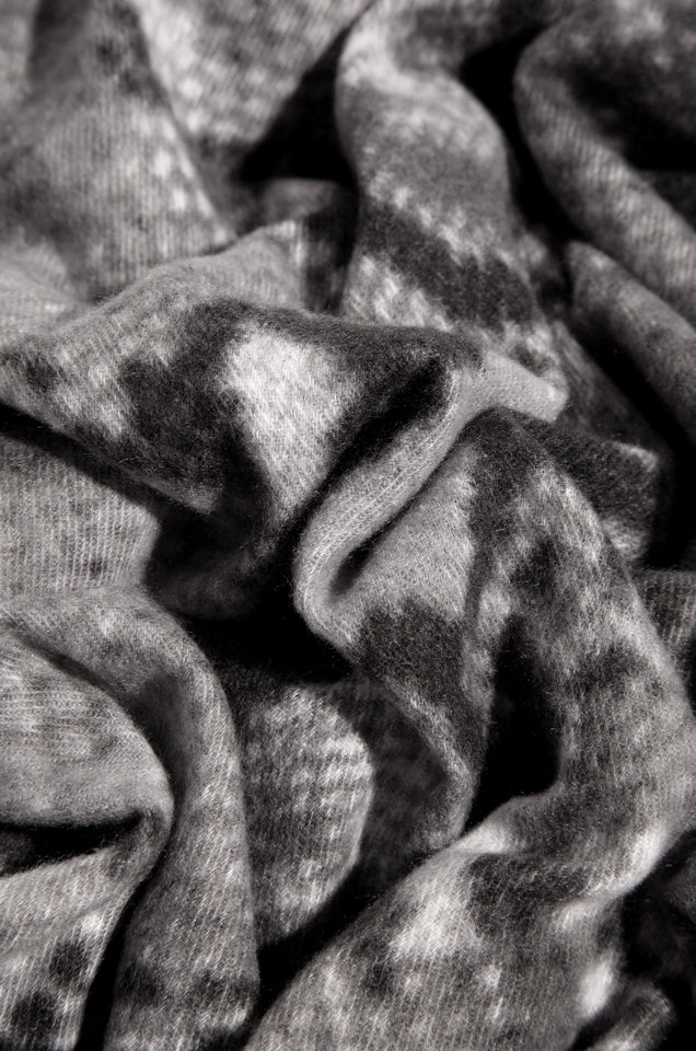 Load image into Gallery viewer, Fall Essentials Scarf - Grey
