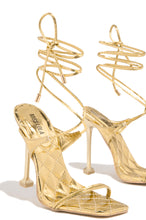Load image into Gallery viewer, gold open toe heel 
