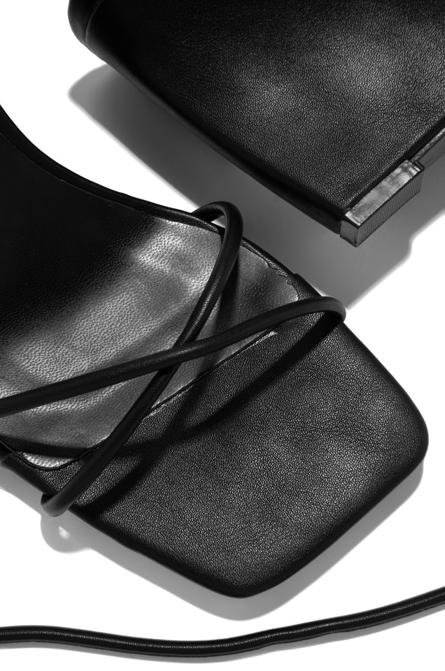 Load image into Gallery viewer, Black Strappy Wedges
