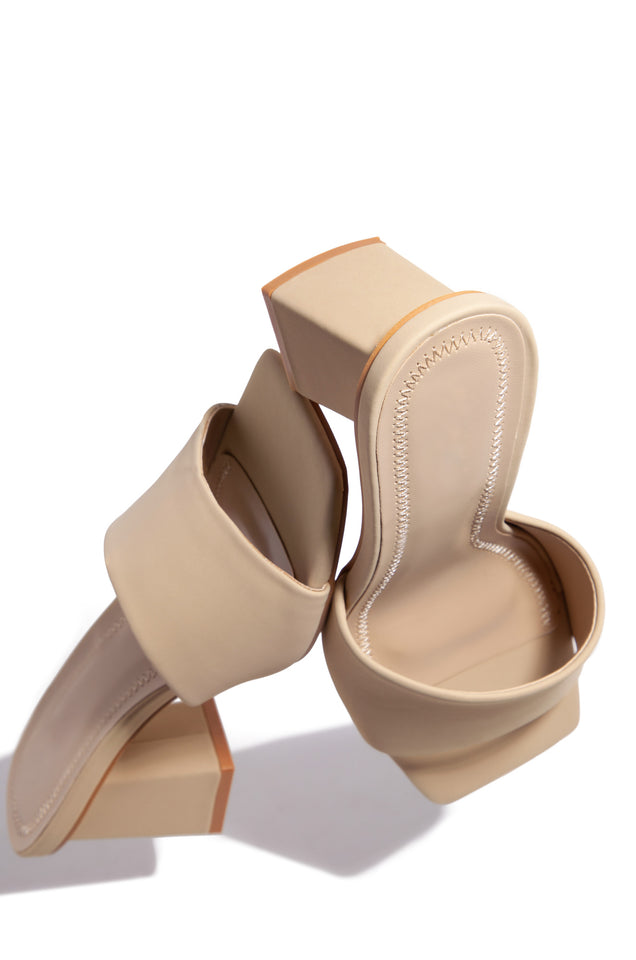 Load image into Gallery viewer, Valentine Block Heel Mules - Nude
