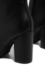 Load image into Gallery viewer, Full Moon - Black
