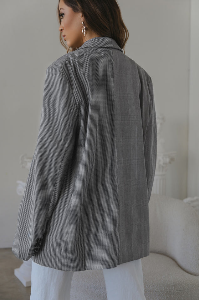 Load image into Gallery viewer, Isabelle Oversized Plaid Blazer - Black
