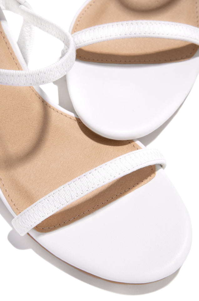 Load image into Gallery viewer, All Gossip Block Mid Heels - White
