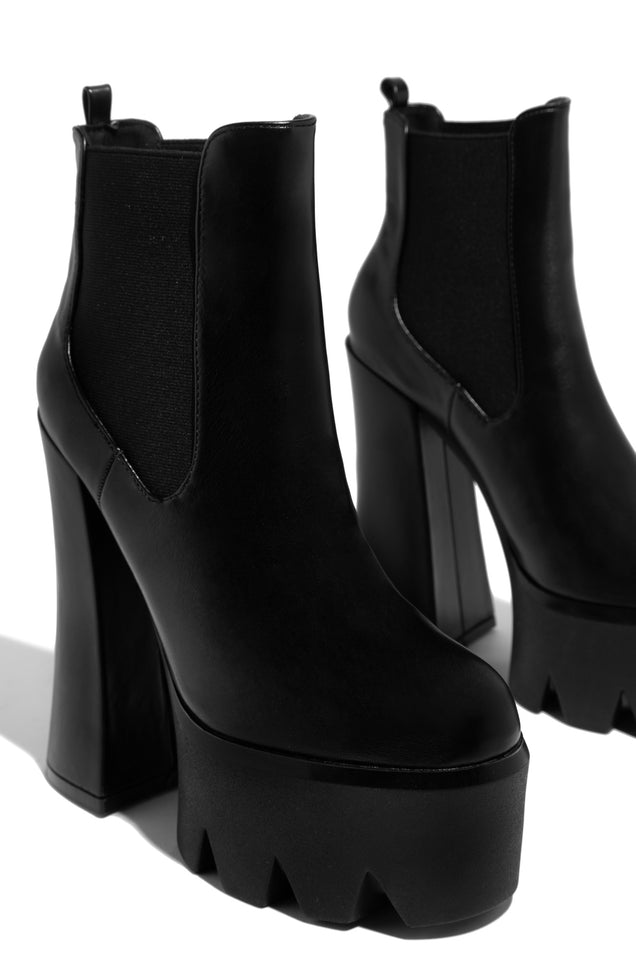 Load image into Gallery viewer, black pu closed toe boot 
