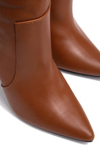Load image into Gallery viewer, brown pointed toe boot 
