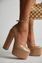 Load image into Gallery viewer, Model Wearing Nude Heels 
