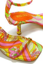 Load image into Gallery viewer, Single Sole Mid Heels with Pink and Orange Multi Print
