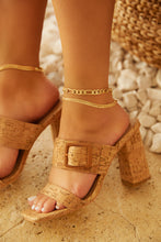 Load image into Gallery viewer, Women Wearing Cork Block Heel Mules
