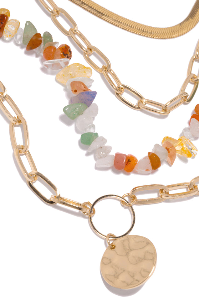 Load image into Gallery viewer, Gold Embossed Pendant Necklace
