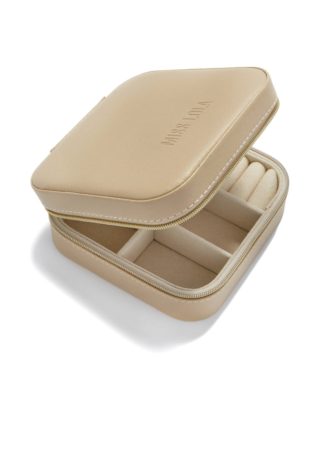 Load image into Gallery viewer, Nude Jewelry Box with MISS LOLA Branding
