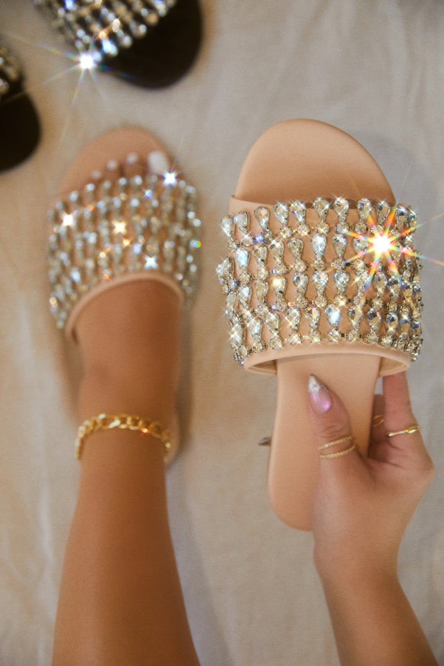 Load image into Gallery viewer, Nude embellished slip on sandals
