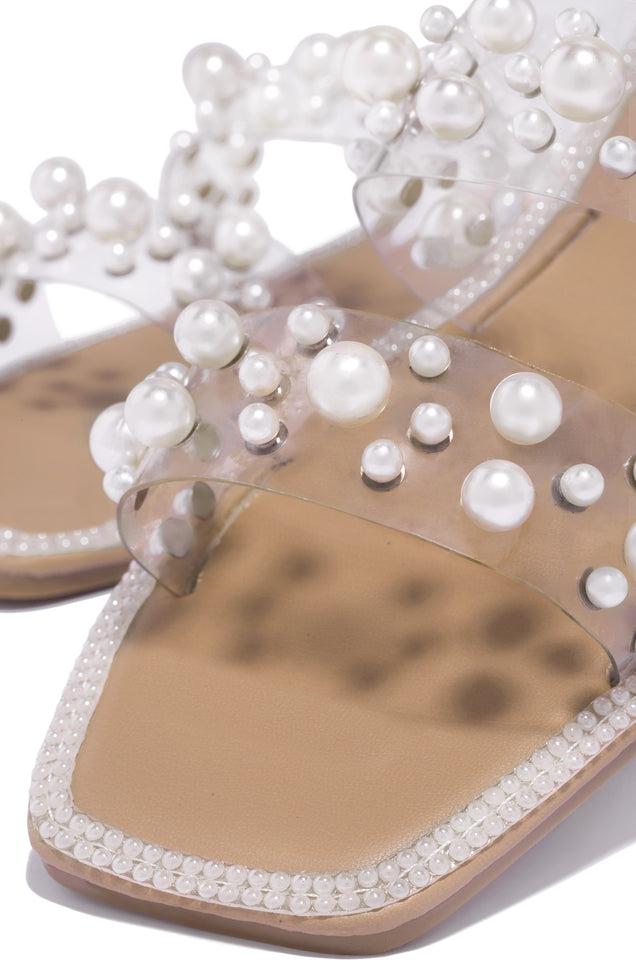 Load image into Gallery viewer, Faux Pearl Sandals
