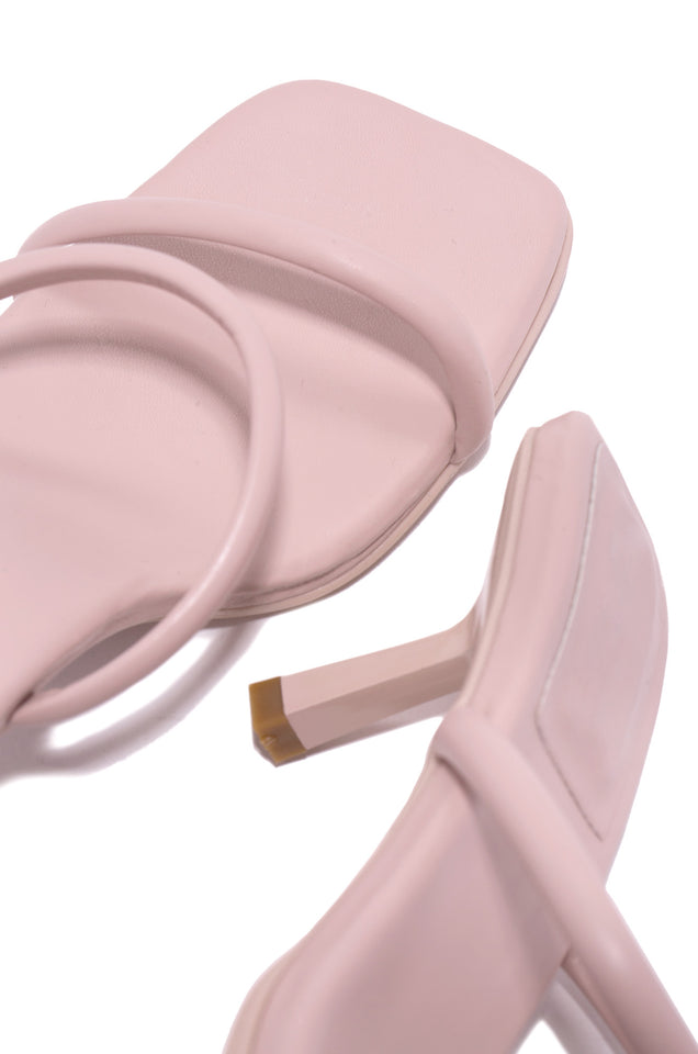 Load image into Gallery viewer, Blush Opened Square Toe Heels 
