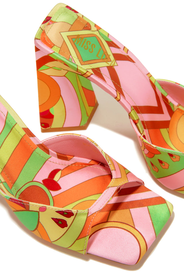 Load image into Gallery viewer, Printed Chunky Heel Mules
