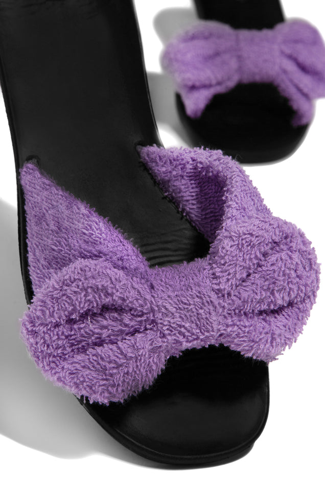 Load image into Gallery viewer, Purple Sandals With A Bow
