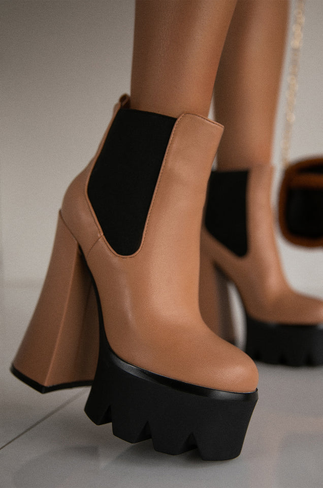 Load image into Gallery viewer, Nude Platform Chunky Heel Boots
