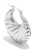 Load image into Gallery viewer, Silver Embossed Earring 
