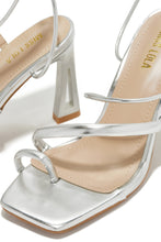 Load image into Gallery viewer, Dreamy Romance - Silver

