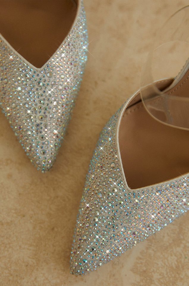 Load image into Gallery viewer, Silver Pointed Pumps 
