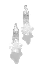 Load image into Gallery viewer, Silver Tone Earring 
