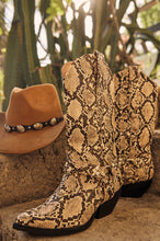 Load image into Gallery viewer, Faux Suede Western Style Hat
