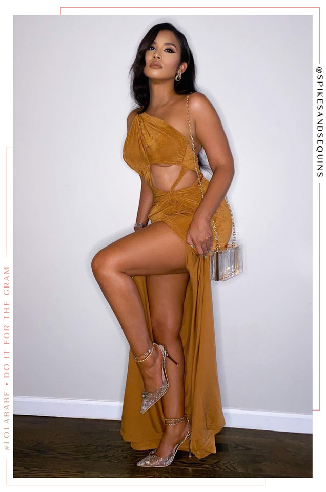 Load image into Gallery viewer, Woman Wearing Asymmetrical Dress 
