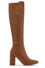 Load image into Gallery viewer, Tan Boots
