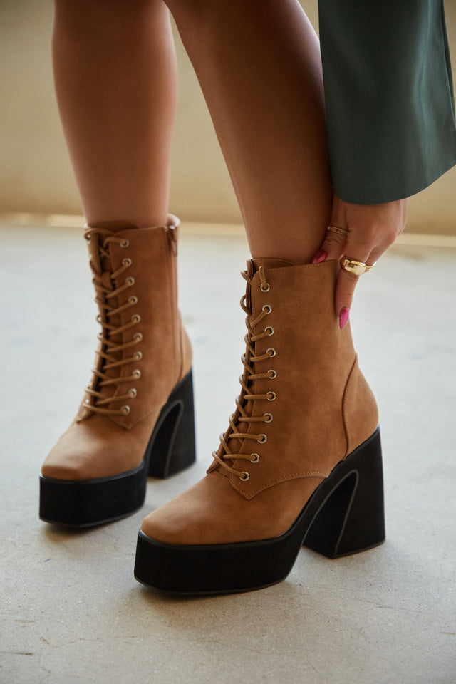 Platform tan hotsell boots