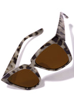 Load image into Gallery viewer, Tortoise Sunglasses With Brown Frame
