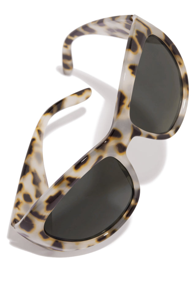 Load image into Gallery viewer, Tortoise Sunnies
