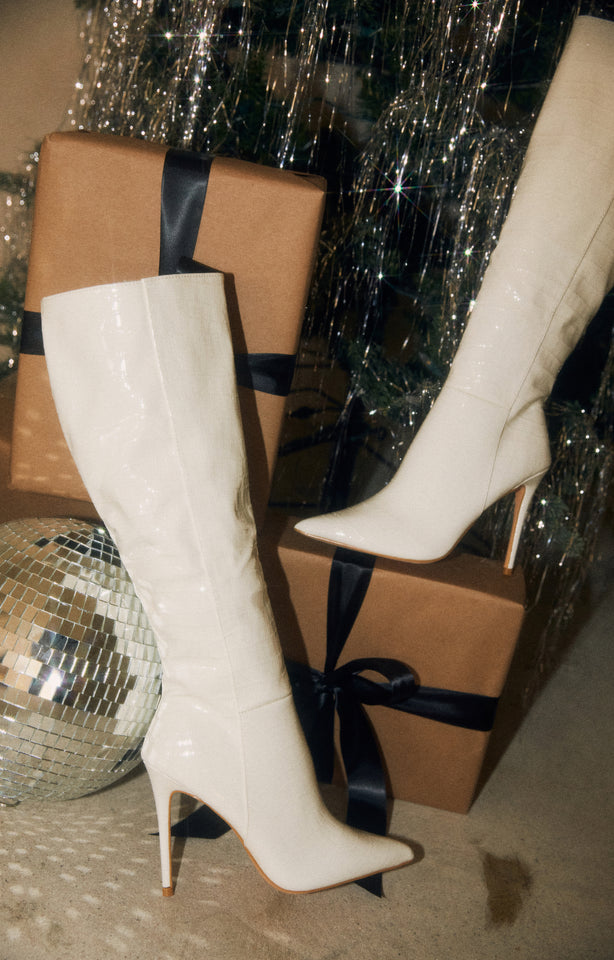Load image into Gallery viewer, White Boots
