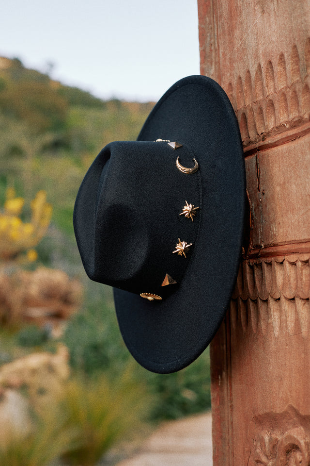 Load image into Gallery viewer, Black Cowgirl Hat
