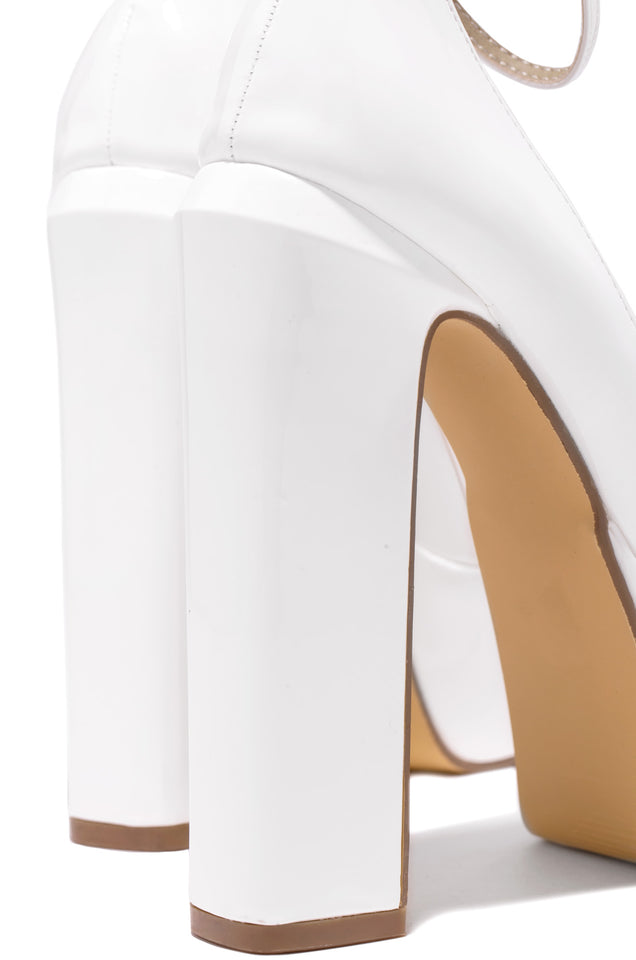 Load image into Gallery viewer, White Platform With Block Heel
