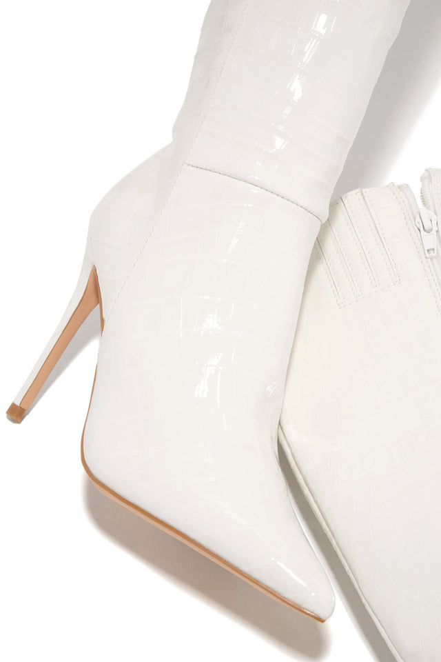 Load image into Gallery viewer, White Closed Toe Boots
