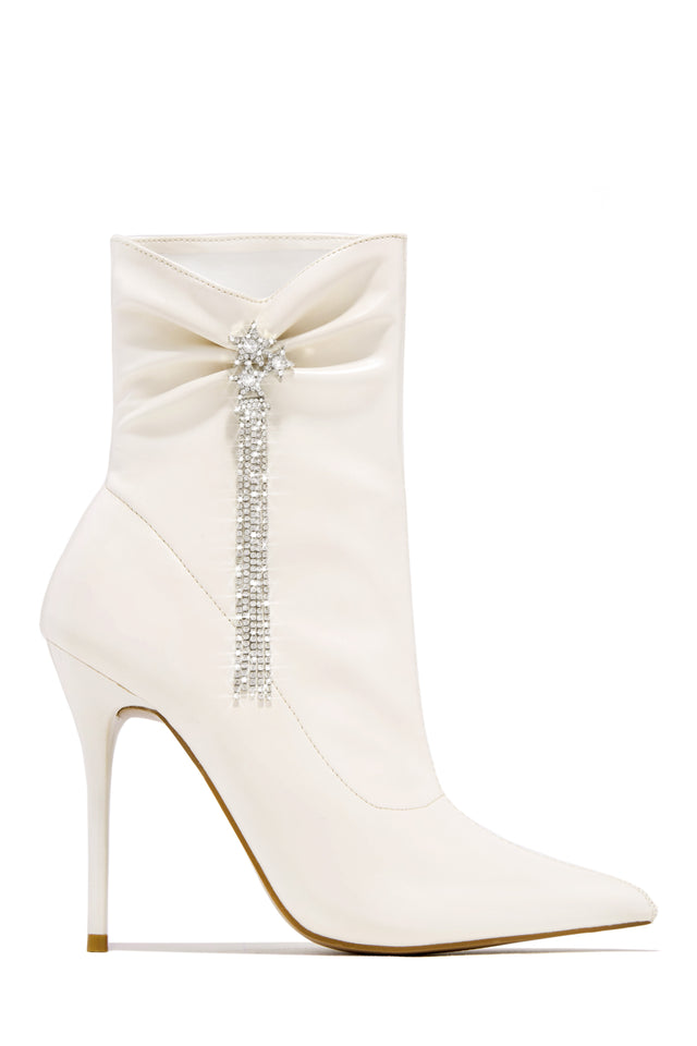 Load image into Gallery viewer, White Pointed Toe Embellished Bootie
