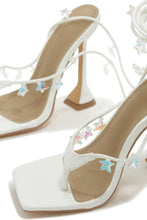 Load image into Gallery viewer, White Single Sole Heels with Start Dangle Detailings
