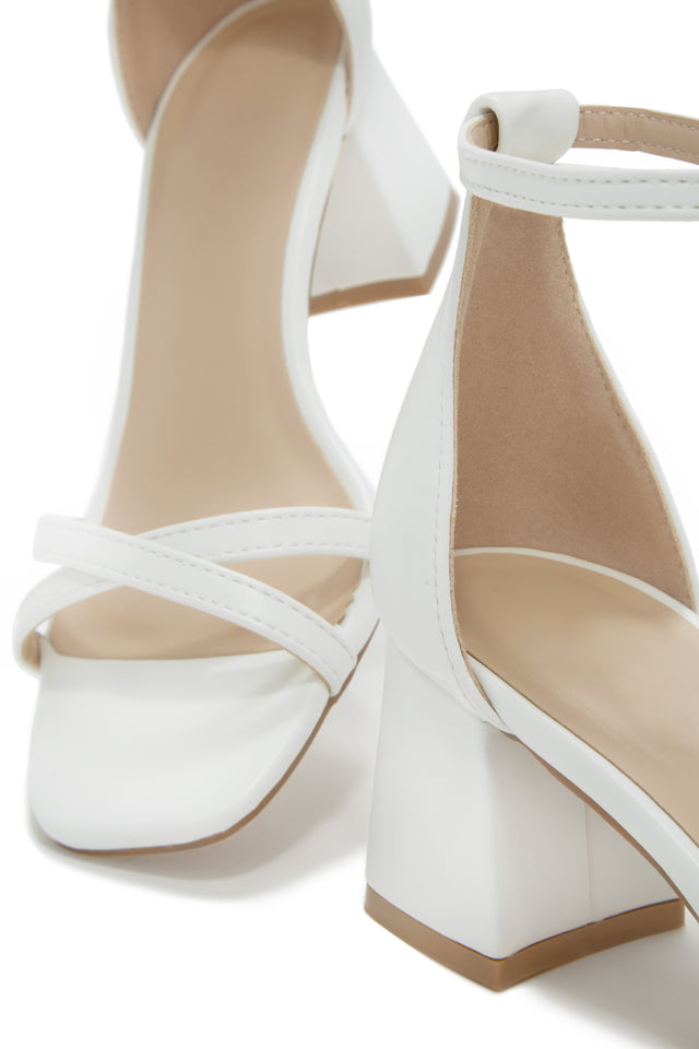 Load image into Gallery viewer, White Single Sole Heels
