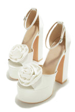 Load image into Gallery viewer, Rosette Detail Heels

