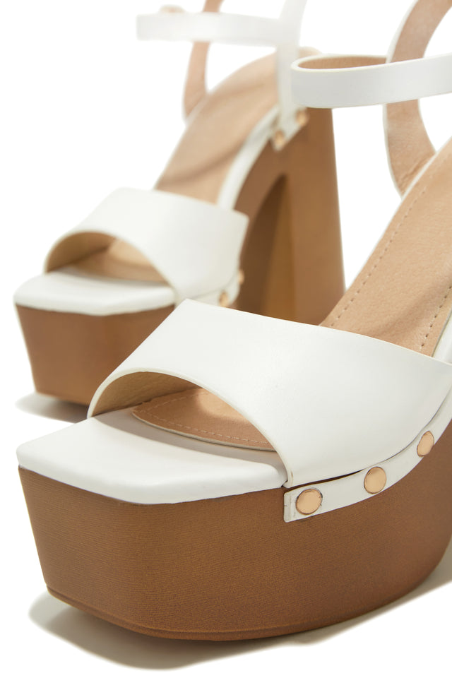 Load image into Gallery viewer, White Chunky Heels with Platform Sole
