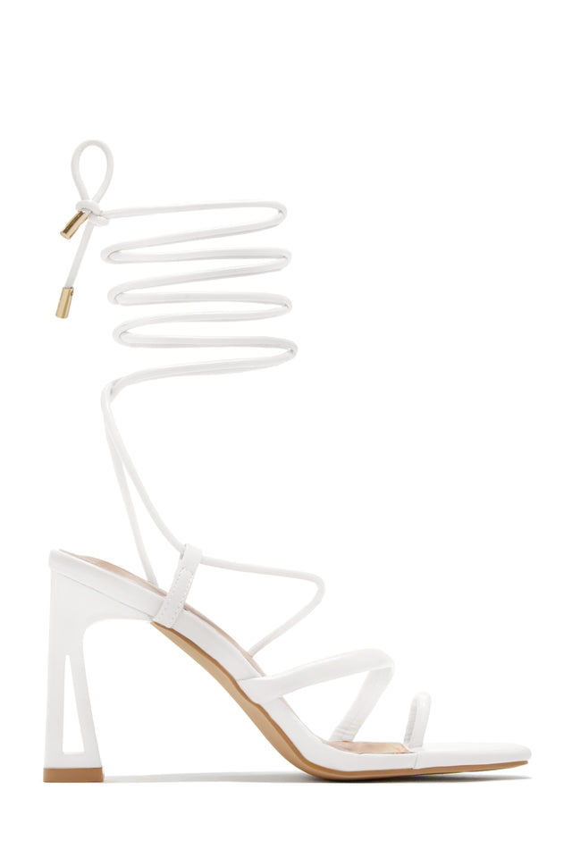 Load image into Gallery viewer, Dreamy Romance - White
