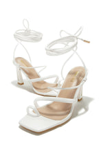 Load image into Gallery viewer, Dreamy Romance - White
