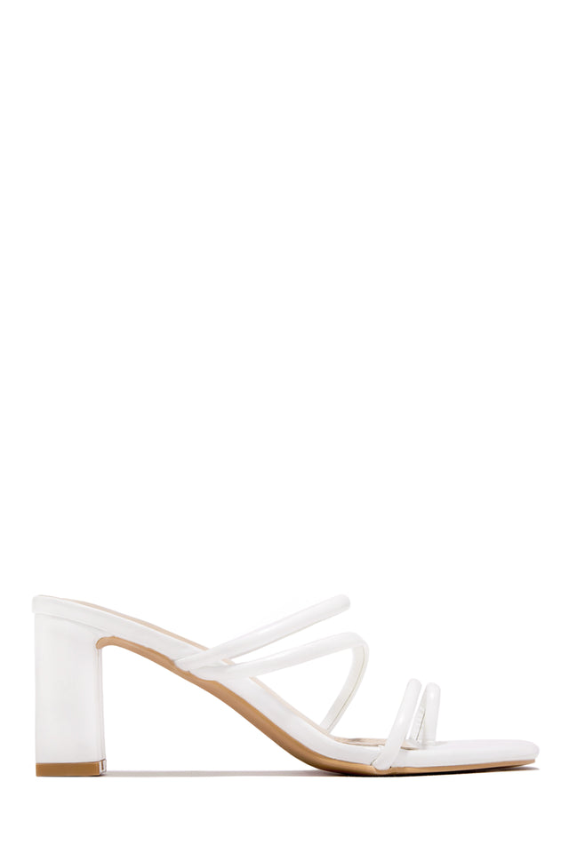 Load image into Gallery viewer, White Block Heel Mules
