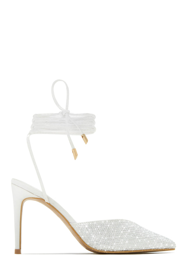 Load image into Gallery viewer, White Embellished Pumps
